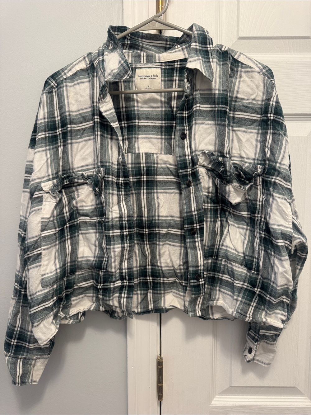 Abercrombie & Fitch White and Green Plaid cropped flannel